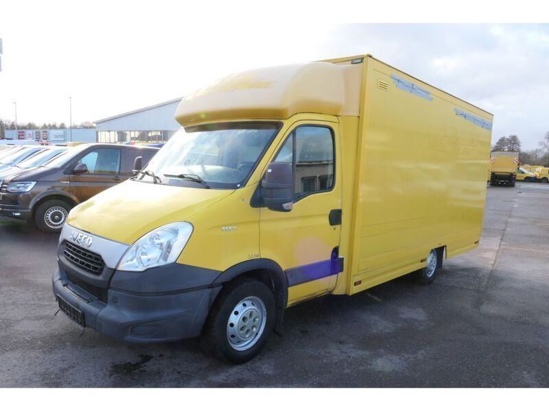 Second-hand Iveco Daily 106 CP (77 kW) 2014 Galben Van