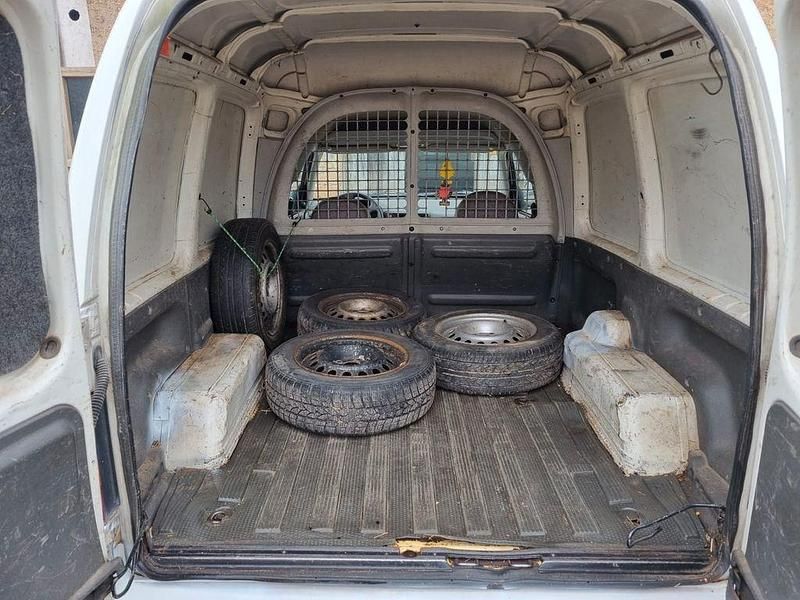 Second-hand VW Caddy 64 CP (47 kW) 2001 Alb Monovolum