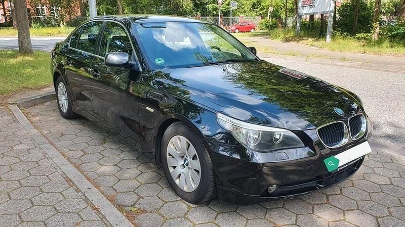 Schwarz Gebraucht 2004 BMW 520 Limousine | 3.900 € (Guter Preis) - Bild 1/4