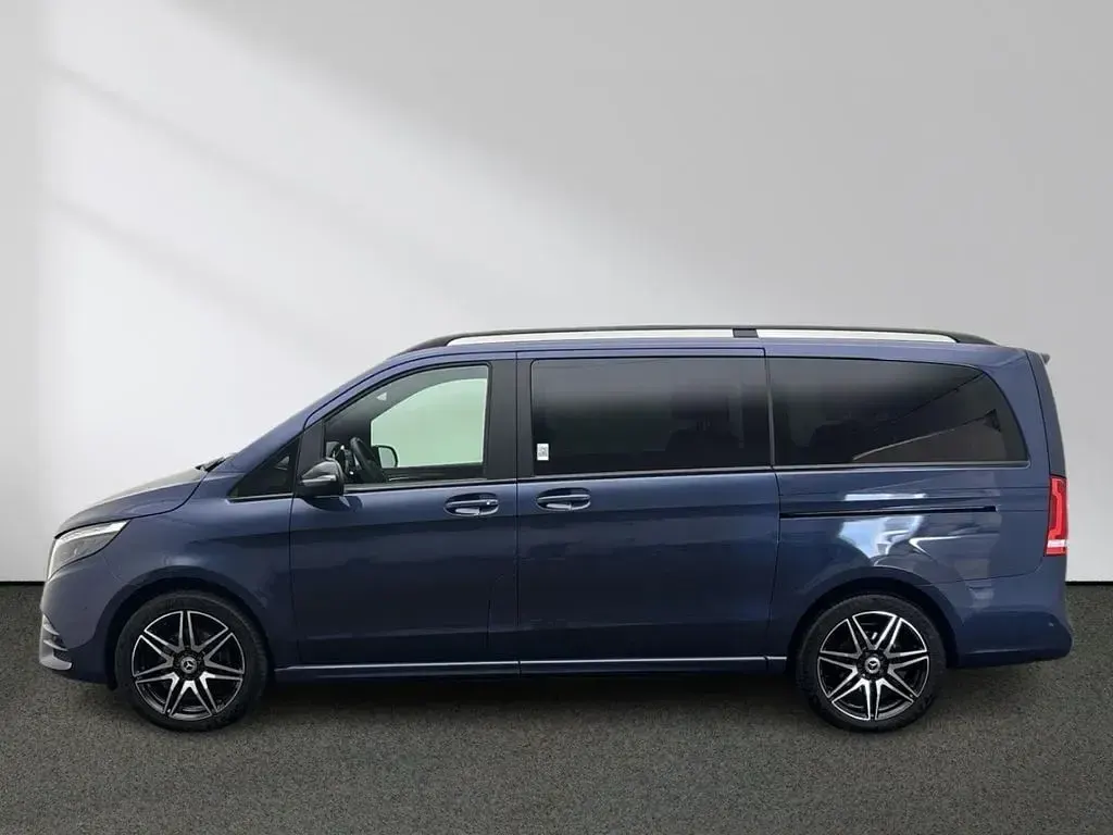 Gebraucht Mercedes V300 Avantgarde 237 PS (174 kW) 2024 Blau Van / Kleinbus