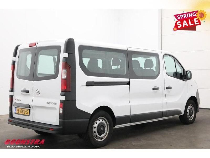 Gebraucht Opel Vivaro 95 PS (69 kW) 2017 Weiß Van / Kleinbus