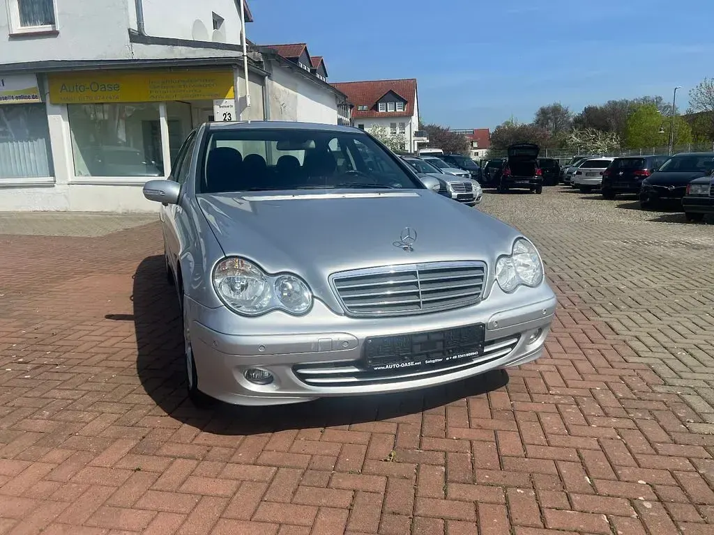 Gebraucht Mercedes C180 143 PS (105 kW) 2006 Silber Limousine