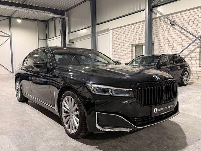 Gebraucht BMW 740 Performance 340 PS (250 kW) 2022 Black sapphire Limousine