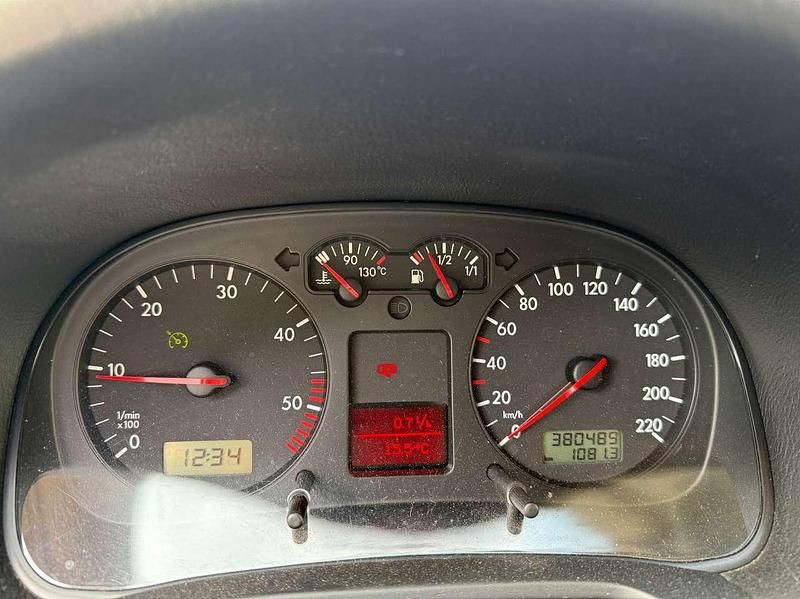 Gebraucht VW Golf IV 90 PS (66 kW) 2002 Silber Limousine