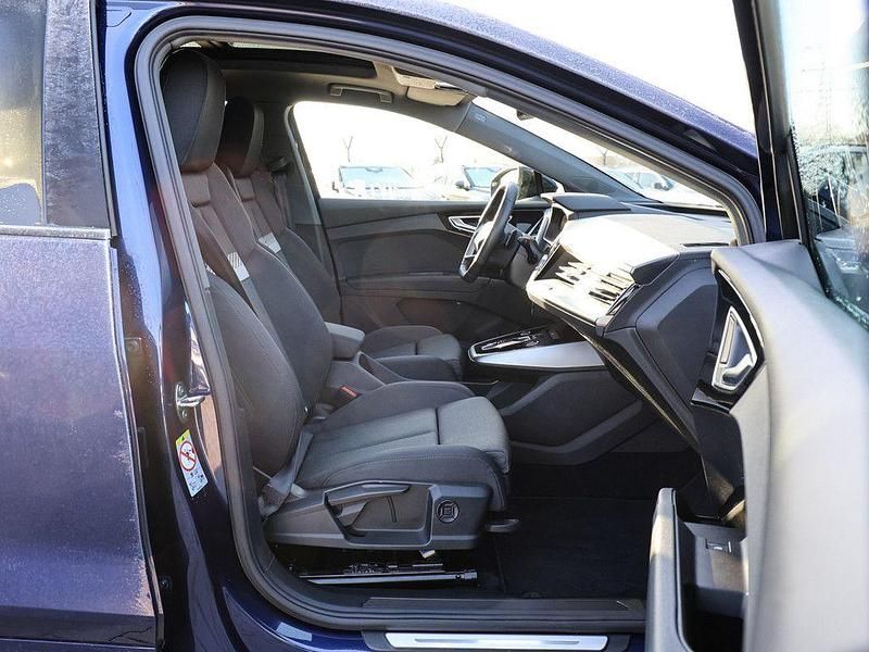 Gebraucht Audi Q4 e-tron Advanced 210 kW (286 PS) 2024 Blau / navarrablau SUV