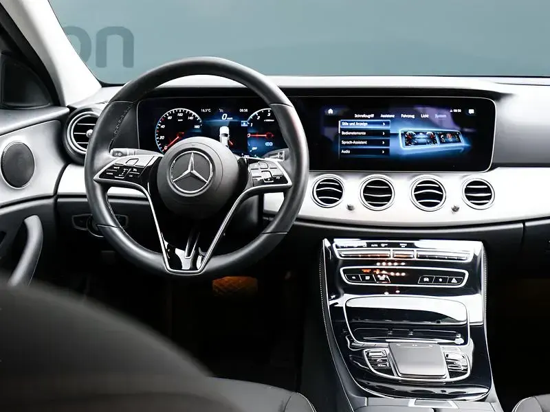 Gebraucht Mercedes E300 306 PS (225 kW) 2022 Schwarz Limousine