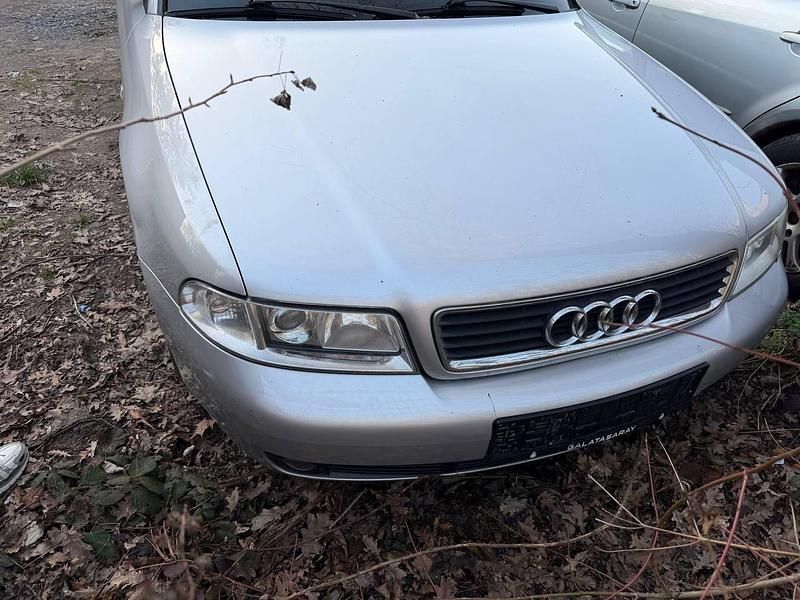 Gebraucht Audi A4 101 PS (74 kW) 2002 Silber Limousine