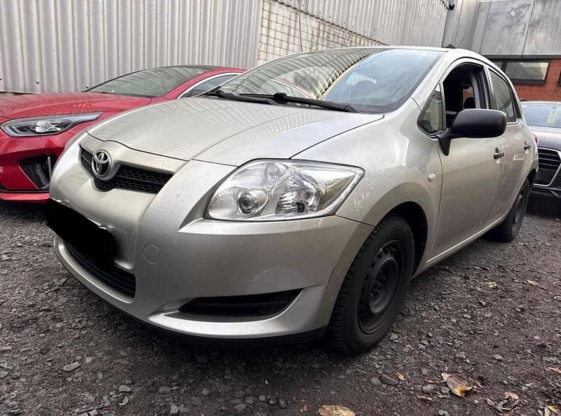 Gebraucht Toyota Auris Team 97 PS (71 kW) 2008 Silber Limousine