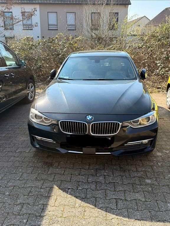 Gebraucht BMW 320 Luxury Line 184 PS (135 kW) 2013 Schwarz Limousine