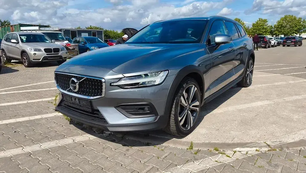 Gebraucht Volvo V60 CC 197 PS (144 kW) 2021 Grau Kombi