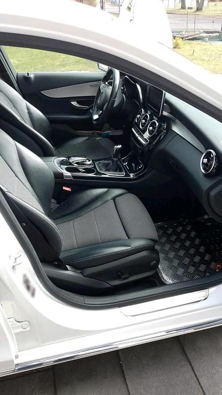 Gebraucht Mercedes C200 136 PS (100 kW) 2015 Weiß Limousine