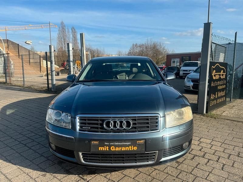 Gebraucht Audi A8 272 PS (200 kW) 2005 Blau Limousine