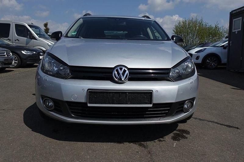 Gebraucht VW Golf VI Match 105 PS (77 kW) 2013 Silber Kleinwagen