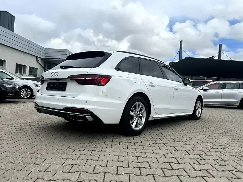 Gebraucht Audi A4 Advanced 204 PS (150 kW) 2023 Ibisweiß Kombi