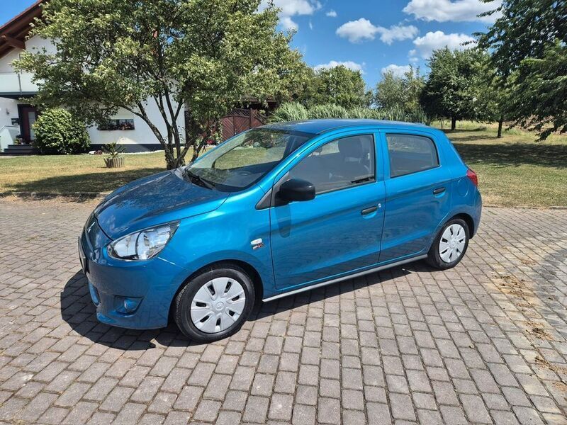 Blau Gebraucht 2015 Mitsubishi Space Star Diamant Edition Limousine | 4.990 € (Fairer Preis) - Bild 1/4