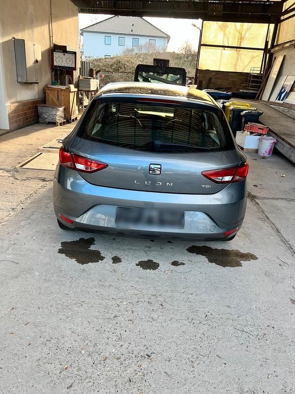 Usata Seat Leon 105 CV (77 kW) 2014 Grigio Berlina