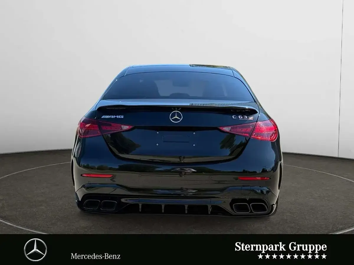 Gebraucht Mercedes C63 AMG AMG 476 PS (350 kW) 2024 Lack obsidianschwarz Limousine