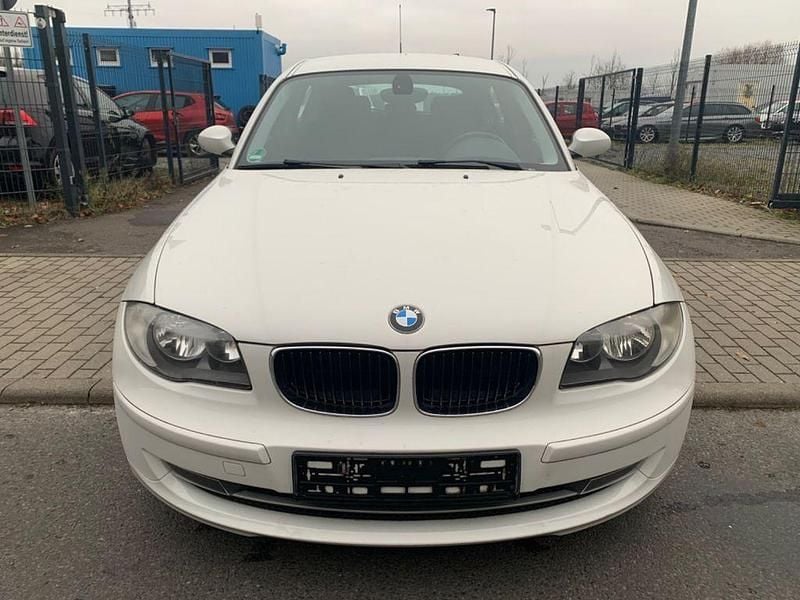 Weiß Gebraucht 2008 BMW 116 Kleinwagen | 4.990 € (Guter Preis) - Bild 1/4