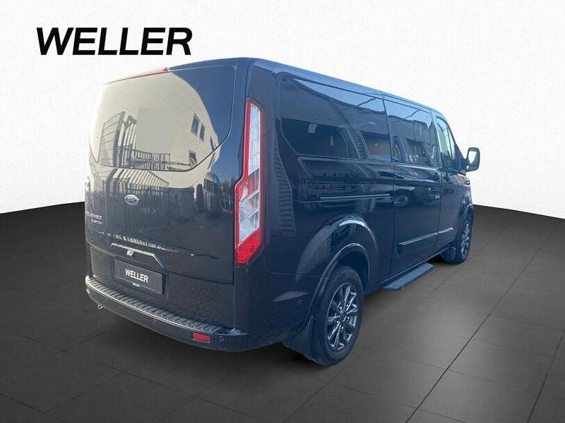 Gebraucht Ford Tourneo 131 PS (96 kW) 2021 Schwarz Van / Kleinbus
