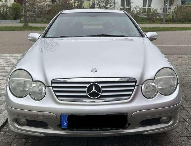 Silber Gebraucht 2003 Mercedes C180 Coupé | 1.500 € (Superpreis) - Bild 1/4