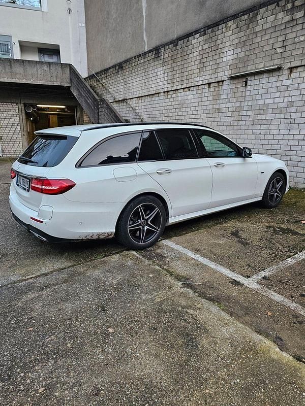 Gebraucht Mercedes E300 194 PS (142 kW) 2020 Weiß Kombi