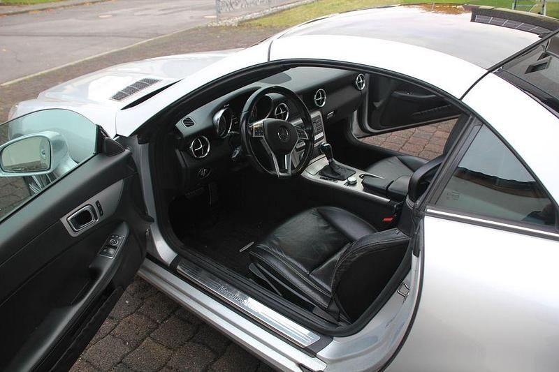 Gebraucht Mercedes SLK200 184 PS (135 kW) 2012 Silber Cabrio