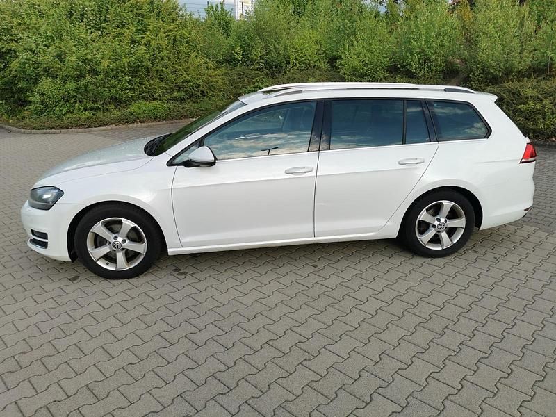Weiß Gebraucht 2014 VW Golf VII Highline Kombi | 8.600 € (Fairer Preis) - Bild 1/4
