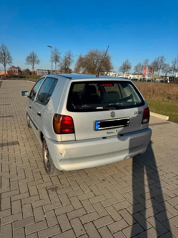 Gebraucht VW Polo 75 PS (55 kW) 1999 Silber Kleinwagen