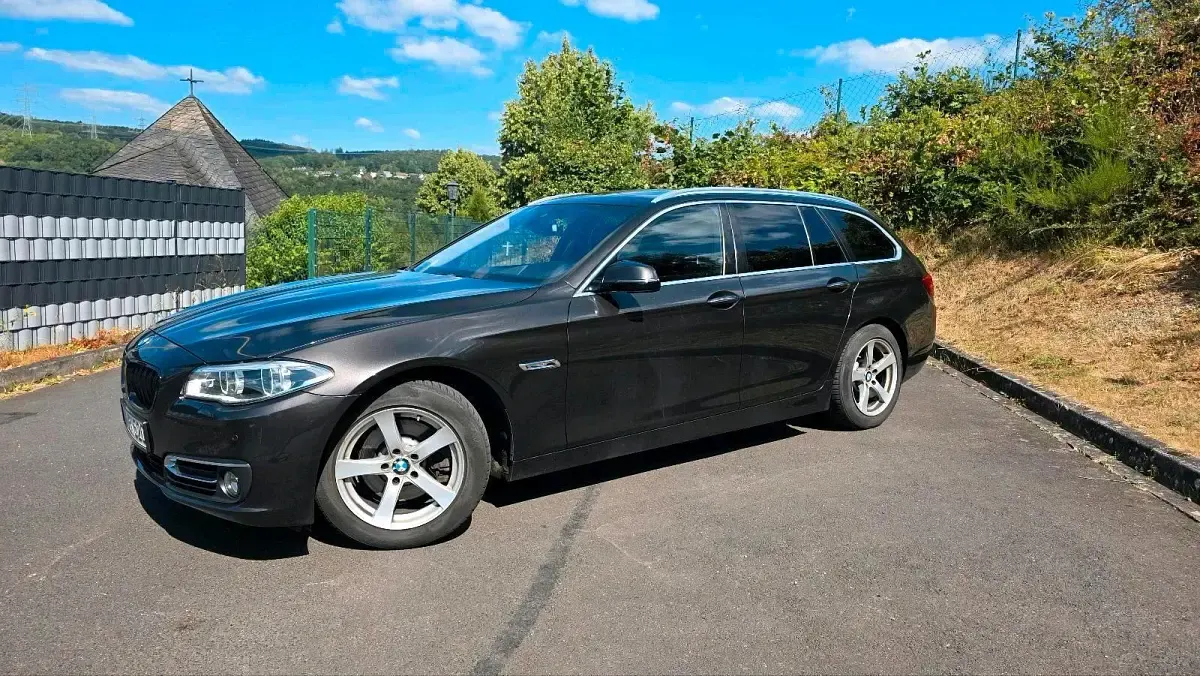 Gebraucht BMW 520 170 PS (125 kW) 2015 Braun Kombi