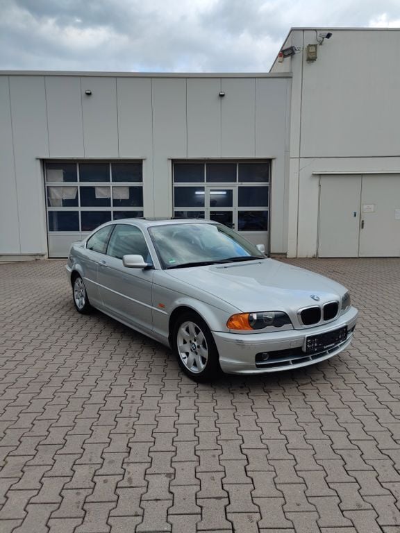 Silber Gebraucht 1999 BMW 320 Performance Coupé | 5.999 € (Guter Preis) - Bild 1/4