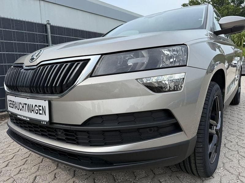Beige Gebraucht 2018 Skoda Karoq Ambition SUV | 15.780 € (Fairer Preis) - Bild 1/4