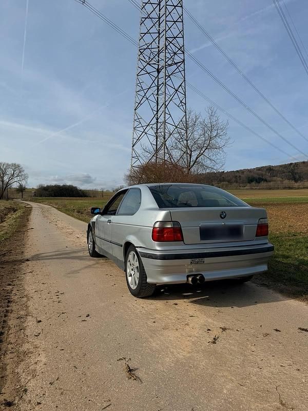 Gebraucht BMW 316 102 PS (75 kW) 1998 Andere farben Coupé