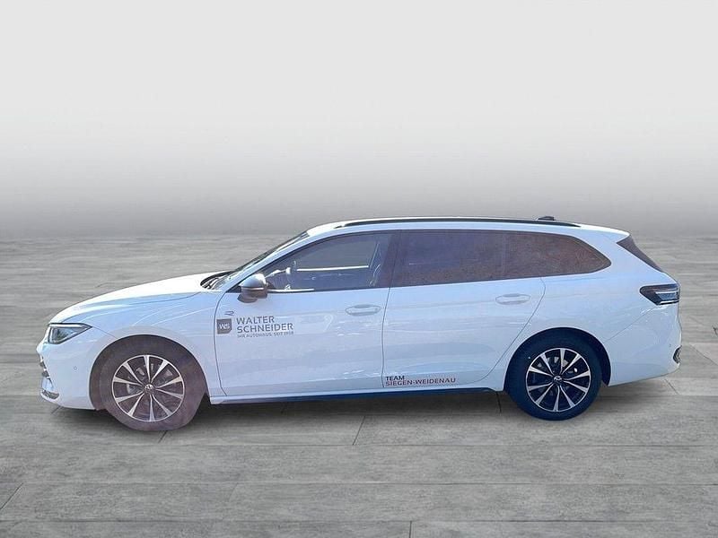 Gebraucht VW Passat R-line 150 PS (110 kW) 2025 Pure white Kombi