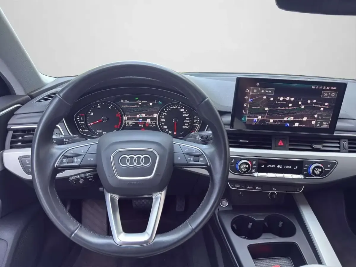 Gebraucht Audi A4 Advanced Plus 204 PS (150 kW) 2022 Mythosschwarz metallic Kombi