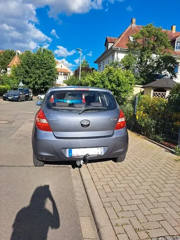 Gebraucht Hyundai i20 Classic 77 PS (56 kW) 2010 Grau Kleinwagen