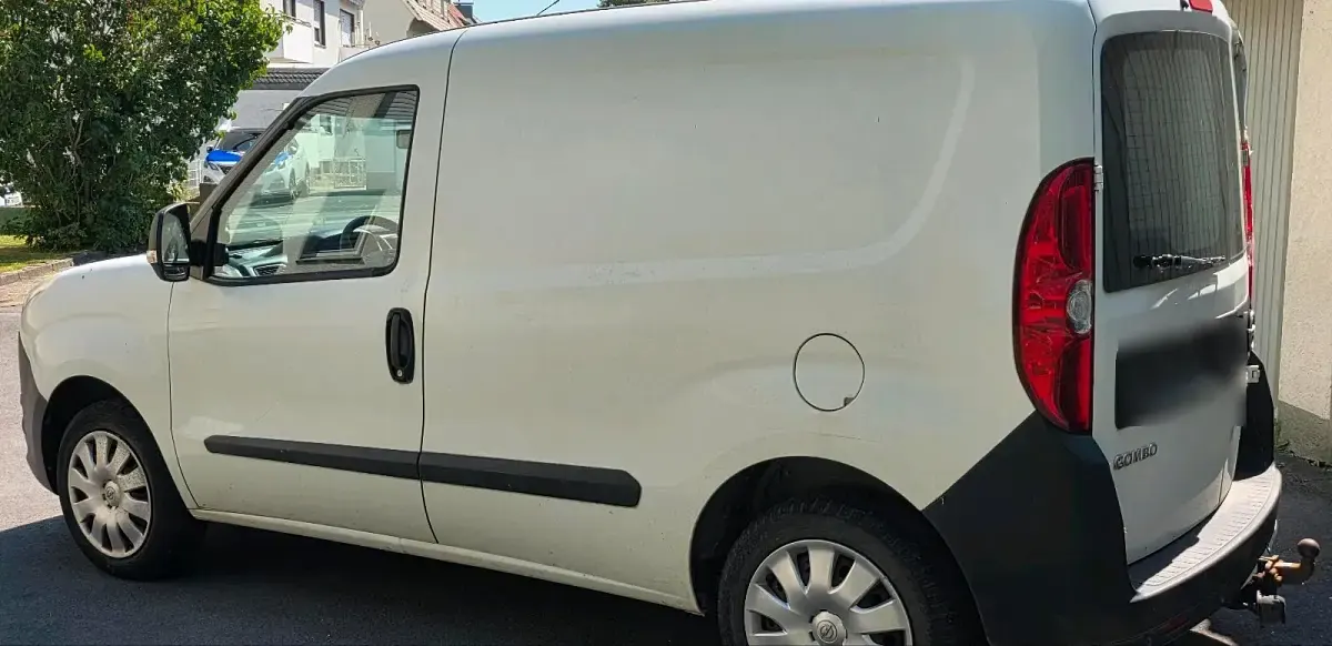 Gebraucht Opel Combo 95 PS (69 kW) 2016 Weiß Van / Kleinbus