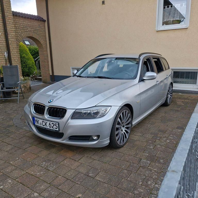 Silber Gebraucht 2010 BMW 316 Sport Line Kombi | 5.595 € (Teuer) - Bild 1/4