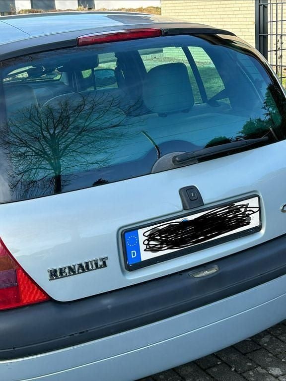 Gebraucht Renault Clio II Initiale 98 PS (72 kW) 2001 Grau Limousine