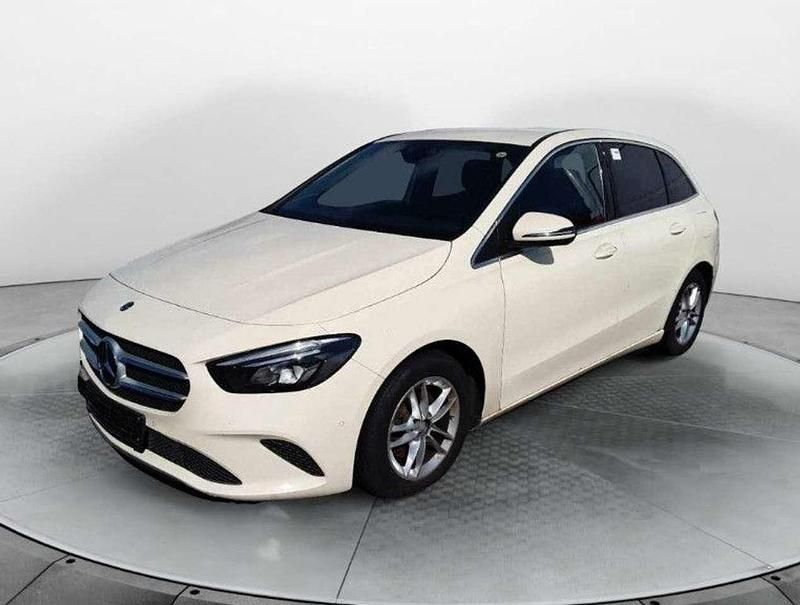 Manufaktur hellelfenbein Gebraucht 2021 Mercedes B180 Urban Van / Kleinbus | 12.999 € (Superpreis) - Bild 1/2