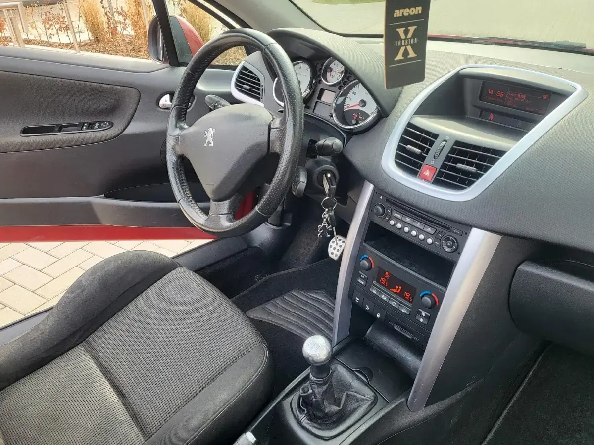 Gebraucht Peugeot 207 CC 120 PS (88 kW) 2008 Rot Cabrio
