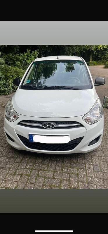 Weiß Gebraucht 2011 Hyundai i10 Kleinwagen | 600 € (Superpreis) - Bild 1/3
