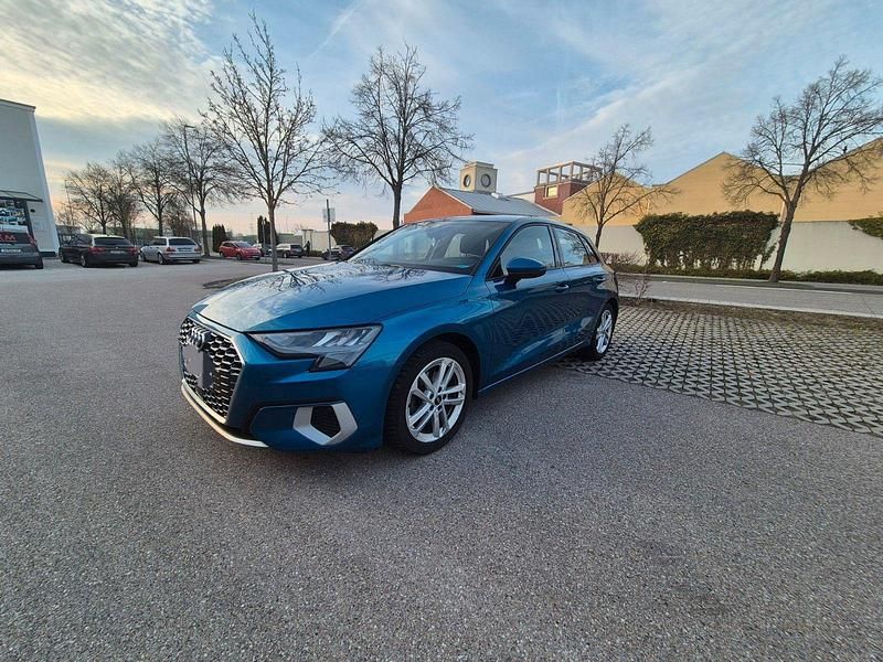 Gebraucht Audi A3 Advanced 150 PS (110 kW) 2022 Blau Limousine