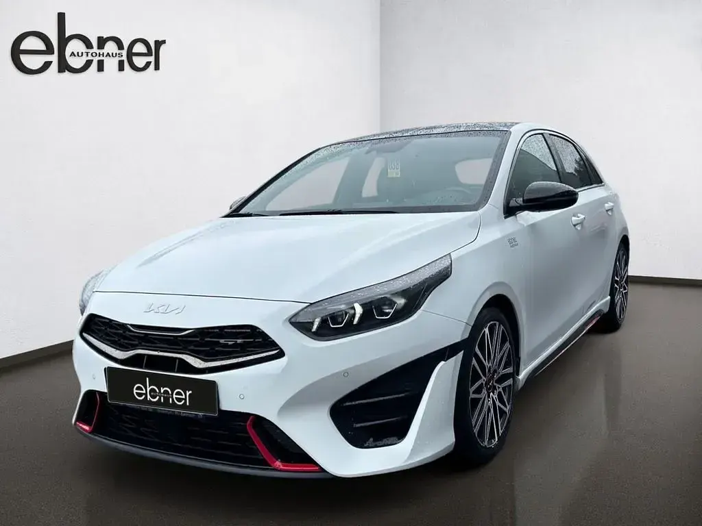 Gebraucht Kia Ceed GT Comfort 204 PS (150 kW) 2022 Weiß Limousine