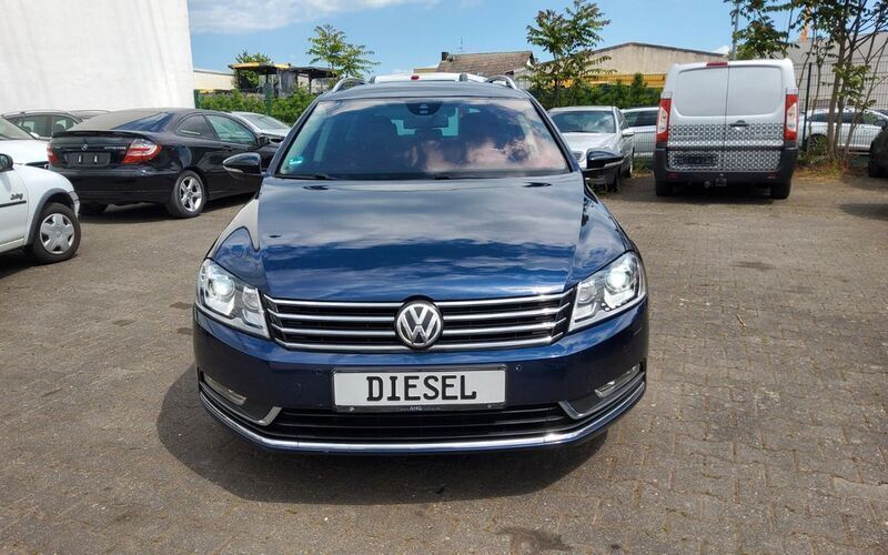Blau Gebraucht 2014 VW Passat Edition Kombi | 9.890 € (Guter Preis) - Bild 1/4