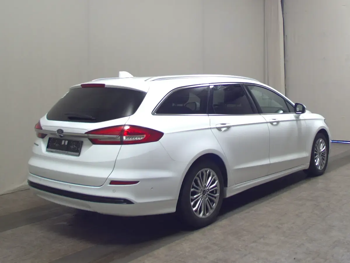 Używany Ford Mondeo Titanium 150 KM (110 kW) 2020 Biały Kombi