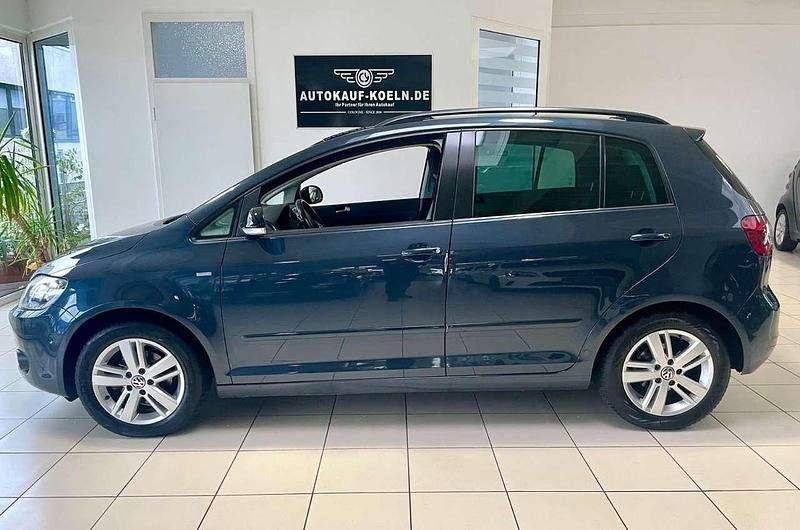 Blau Gebraucht 2012 VW Golf Plus Cross Match Van / Kleinbus | 7.590 € (Etwas zu teuer) - Bild 1/4