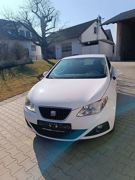 Weiß Gebraucht 2008 Seat Ibiza Limousine | 1.650 € (Guter Preis) - Bild 1/4