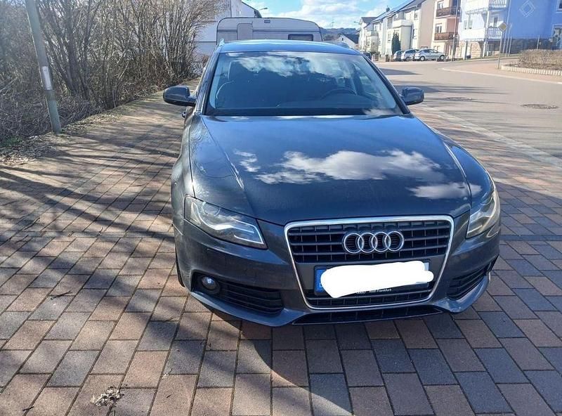 Gebraucht Audi A4 Attraction 143 PS (105 kW) 2010 Grau Kombi