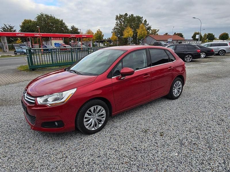Rot Gebraucht 2012 Citroën C4 SELECTION Limousine | 5.700 € (Fairer Preis) - Bild 1/4