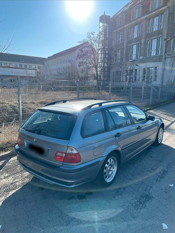Gebraucht BMW 320 150 PS (110 kW) 2005 Grau Kombi